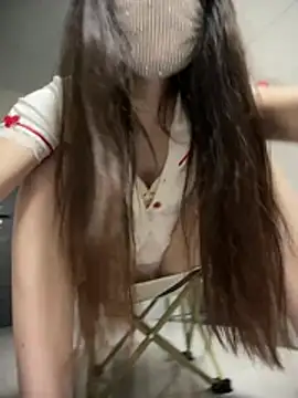 Snapshot of hoho-is chatting on 07-23-26, 10:35 hoho-is online show from 07-23-26, 10:35