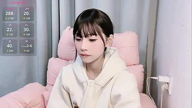 lris-Beauty online show from 11-16-25, 01:06