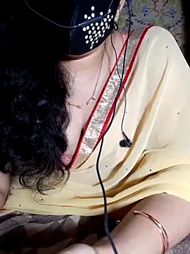 HotGirl23231 online show from 05-27-26, 07:00