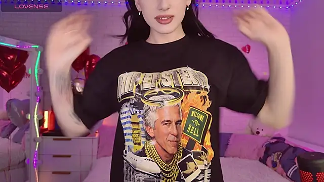 Snapshot of Darineko_ chatting on 02-13-26, 05:58 Darineko online show from 02-13-26, 05:58