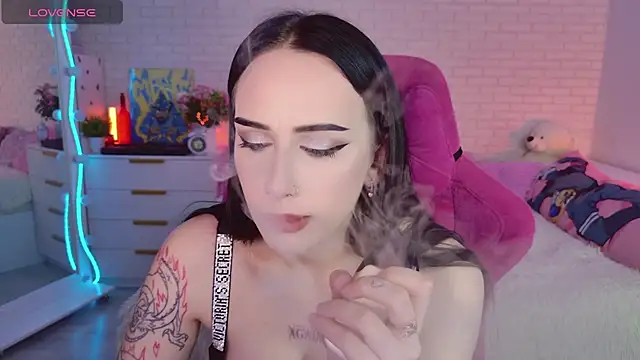 Snapshot of Darineko_ chatting on 03-12-26, 03:12 Darineko online show from 03-12-26, 03:12