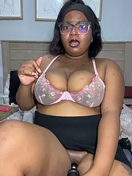 Snapshot of Exxoticaa chatting on 02-13-26, 09:00 Exxoticaa online show from 02-13-26, 09:00