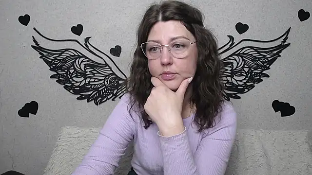 Snapshot of RoseHille chatting on 05-16-26, 05:04 RoseHille online show from 05-16-26, 05:04