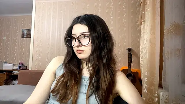 Snapshot of DonnieBooton chatting on 11-25-25, 01:33 DonnieBooton online show from 11-25-25, 01:33