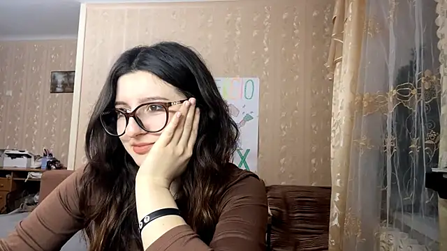 Snapshot of DonnieBooton chatting on 12-15-25, 01:15 DonnieBooton online show from 12-15-25, 01:15