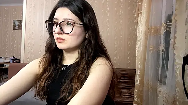 Snapshot of DonnieBooton chatting on 12-17-25, 01:17 DonnieBooton online show from 12-17-25, 01:17