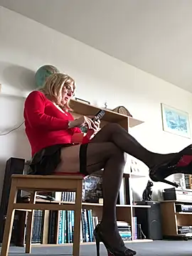 simone xdressing online show from 03-16-25, 10:11