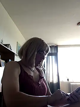 simone xdressing online show from 09-26-25, 09:02