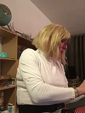 simone xdressing online show from 02-08-26, 12:36