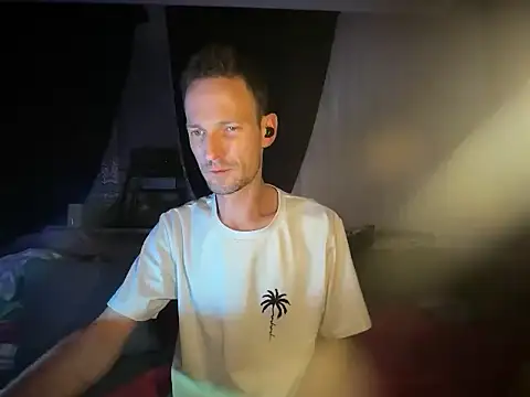 Hotcrazy235 online show from 11-26-25, 12:44