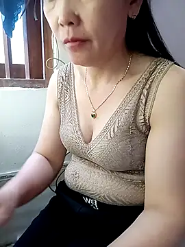 Feeling-hot online show from 04-14-26, 05:35