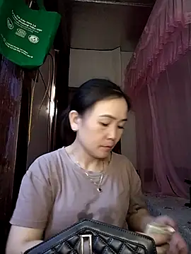 Feeling-hot online show from 04-24-26, 06:27