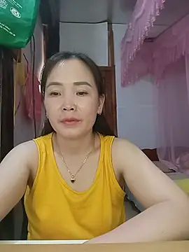 Feeling-hot online show from 05-23-26, 02:17