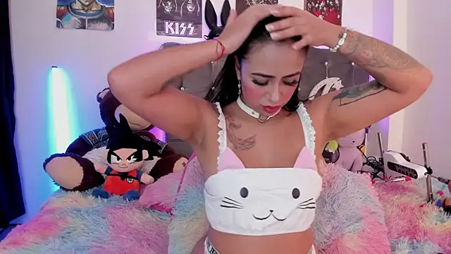 lunabritton1 online show from 12-19-25, 04:19