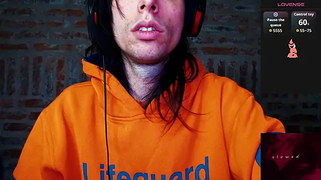 Snapshot of CaramelToy chatting on 01-11-26, 08:58 CaramelToy online show from 01-11-26, 08:58