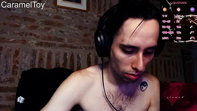 Snapshot of CaramelToy chatting on 02-15-26, 06:15 CaramelToy online show from 02-15-26, 06:15