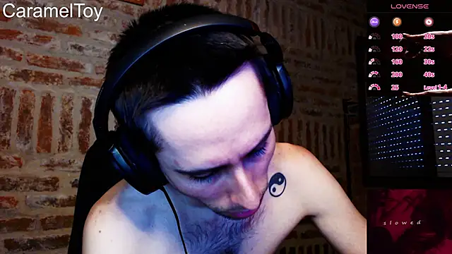 Snapshot of CaramelToy chatting on 02-19-26, 10:06 CaramelToy online show from 02-19-26, 10:06