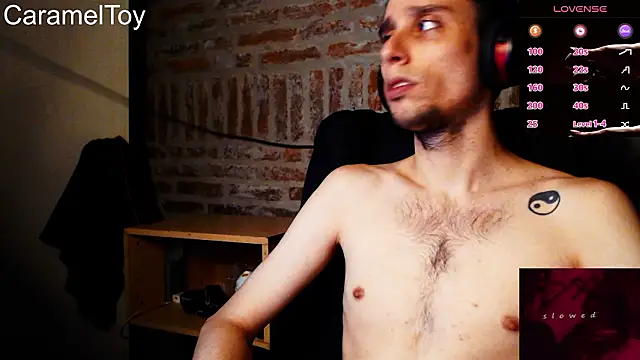 Snapshot of CaramelToy chatting on 02-28-26, 10:44 CaramelToy online show from 02-28-26, 10:44