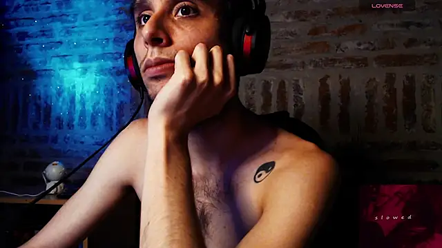 Snapshot of CaramelToy chatting on 03-03-26, 04:07 CaramelToy online show from 03-03-26, 04:07