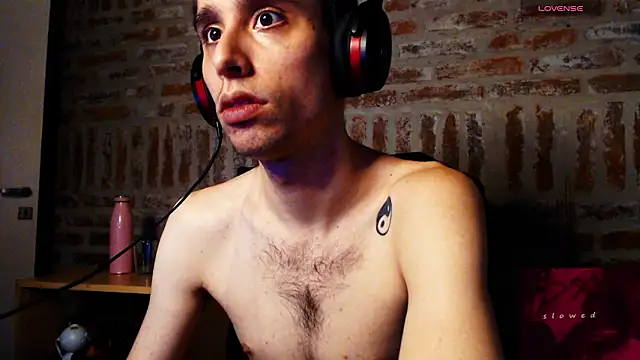 Snapshot of CaramelToy chatting on 03-04-26, 06:36 CaramelToy online show from 03-04-26, 06:36