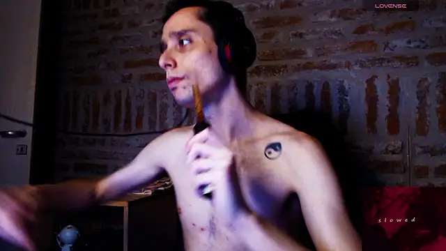 Snapshot of CaramelToy chatting on 03-05-26, 09:44 CaramelToy online show from 03-05-26, 09:44