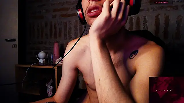 Snapshot of CaramelToy chatting on 03-06-26, 04:03 CaramelToy online show from 03-06-26, 04:03