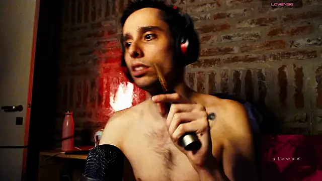 Snapshot of CaramelToy chatting on 03-10-26, 07:19 CaramelToy online show from 03-10-26, 07:19