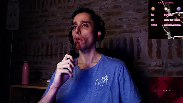 Snapshot of CaramelToy chatting on 03-11-26, 07:31 CaramelToy online show from 03-11-26, 07:31