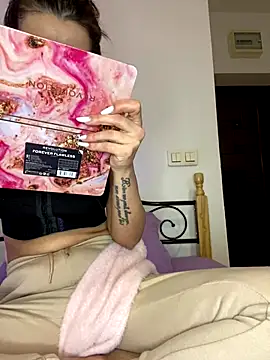 MissyDior8 online show from 11-25-25, 06:24