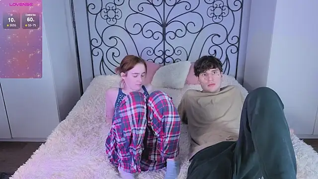 Snapshot of Danny_loves_Mary chatting on 12-22-25, 02:52 Danny loves Mary online show from 12-22-25, 02:52