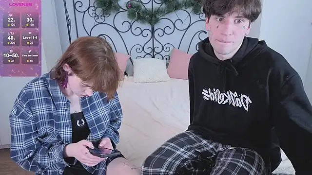 Snapshot of Danny_loves_Mary chatting on 01-18-26, 04:11 Danny loves Mary online show from 01-18-26, 04:11