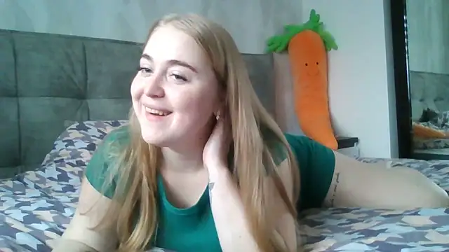 Snapshot of Kate_Moan chatting on 02-13-26, 07:48 Kate Moan online show from 02-13-26, 07:48