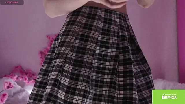 Kitty gaze online show from 04-22-26, 02:18