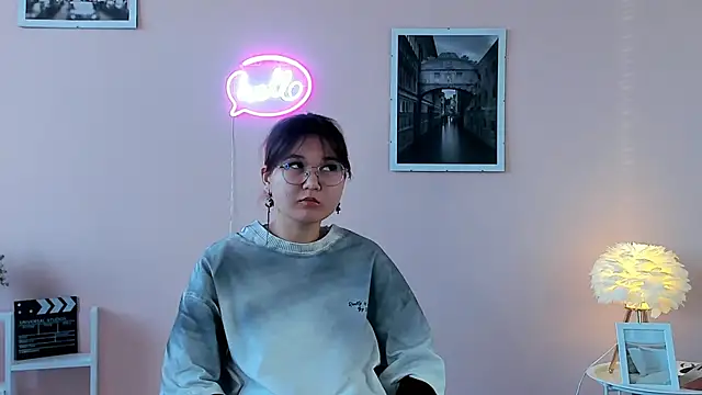 MoonKanan online show from 11-17-25, 06:19