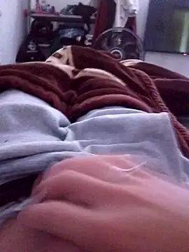 Snapshot of Luizdz7 chatting on 11-12-25, 03:12 Luizdz7 online show from 11-12-25, 03:12