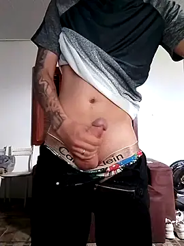 Snapshot of Luizdz7 chatting on 11-13-25, 11:31 Luizdz7 online show from 11-13-25, 11:31