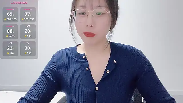 Snapshot of suisui322 chatting on 12-18-25, 02:12 suisui322 online show from 12-18-25, 02:12