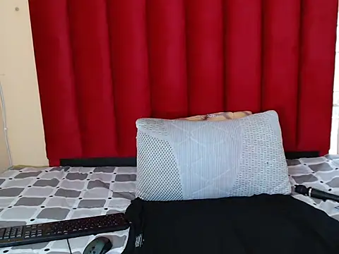 ChoklitBerry online show from 11-16-25, 02:33