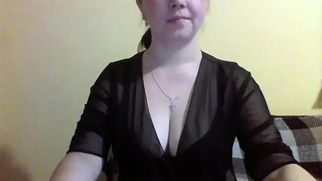 Snapshot of Vitalina282128 chatting on 12-15-25, 10:25 Vitalina282128 online show from 12-15-25, 10:25