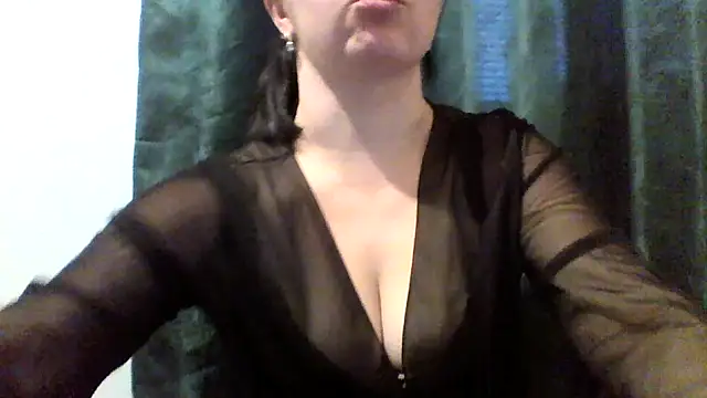 Snapshot of Vitalina282128 chatting on 02-13-26, 02:46 Vitalina282128 online show from 02-13-26, 02:46