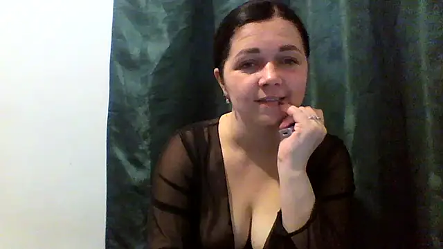 Snapshot of Vitalina282128 chatting on 03-03-26, 12:33 Vitalina282128 online show from 03-03-26, 12:33