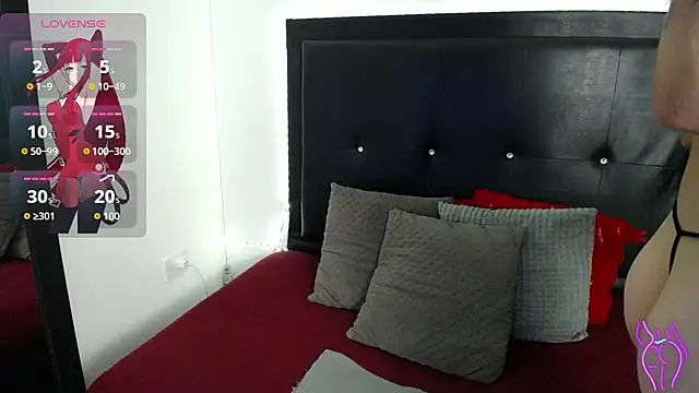 Snapshot of perla_stone_20 chatting on 05-08-26, 10:15 perla stone 20 online show from 05-08-26, 10:15