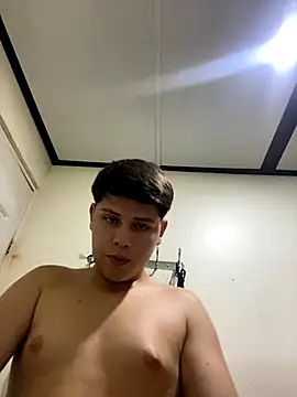 luisDi07 online show from 11-11-25, 07:41