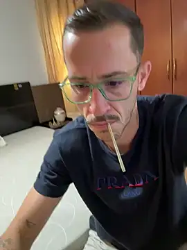 Lucasjandre online show from 04-12-26, 11:37