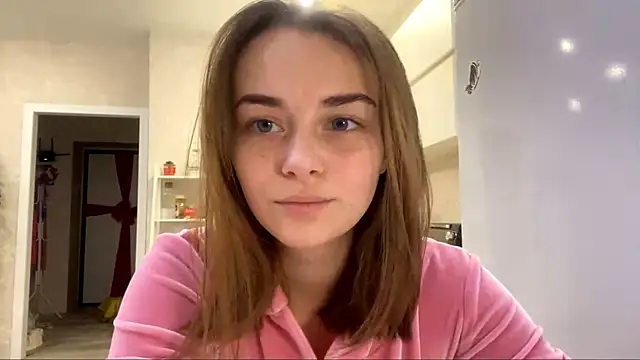 Snapshot of GeralynChiszar chatting on 12-16-25, 06:40 GeralynChiszar online show from 12-16-25, 06:40