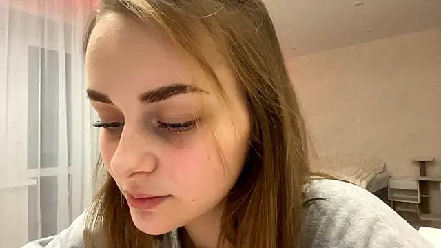 Snapshot of GeralynChiszar chatting on 03-12-26, 08:04 GeralynChiszar online show from 03-12-26, 08:04