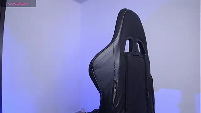 Snapshot of Millie_bobby chatting on 12-02-25, 04:13 Millie bobby online show from 12-02-25, 04:13