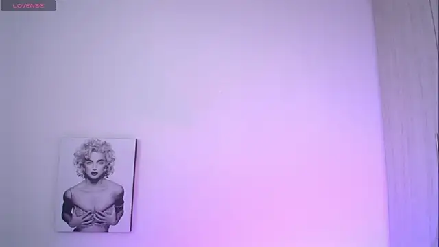 Millie bobby online show from 06-25-26, 06:56