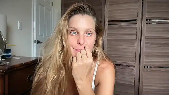 prettylittlekittycat online show from 06-25-26, 10:47