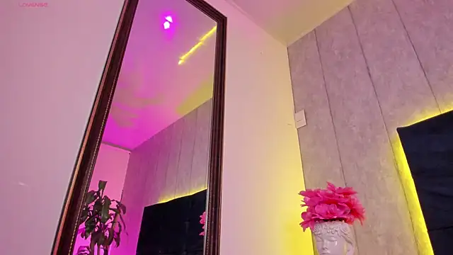 Snapshot of marysofff chatting on 12-02-25, 08:41 marysofff online show from 12-02-25, 08:41